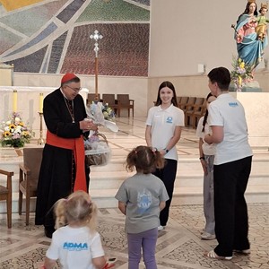 Kardinal Puljić održao katehezu na susretu obitelji u župi na Knežiji